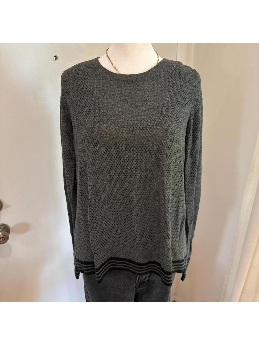 🖤 Rag & Bone Grey Textured Crew Neck Sweater (Size M)